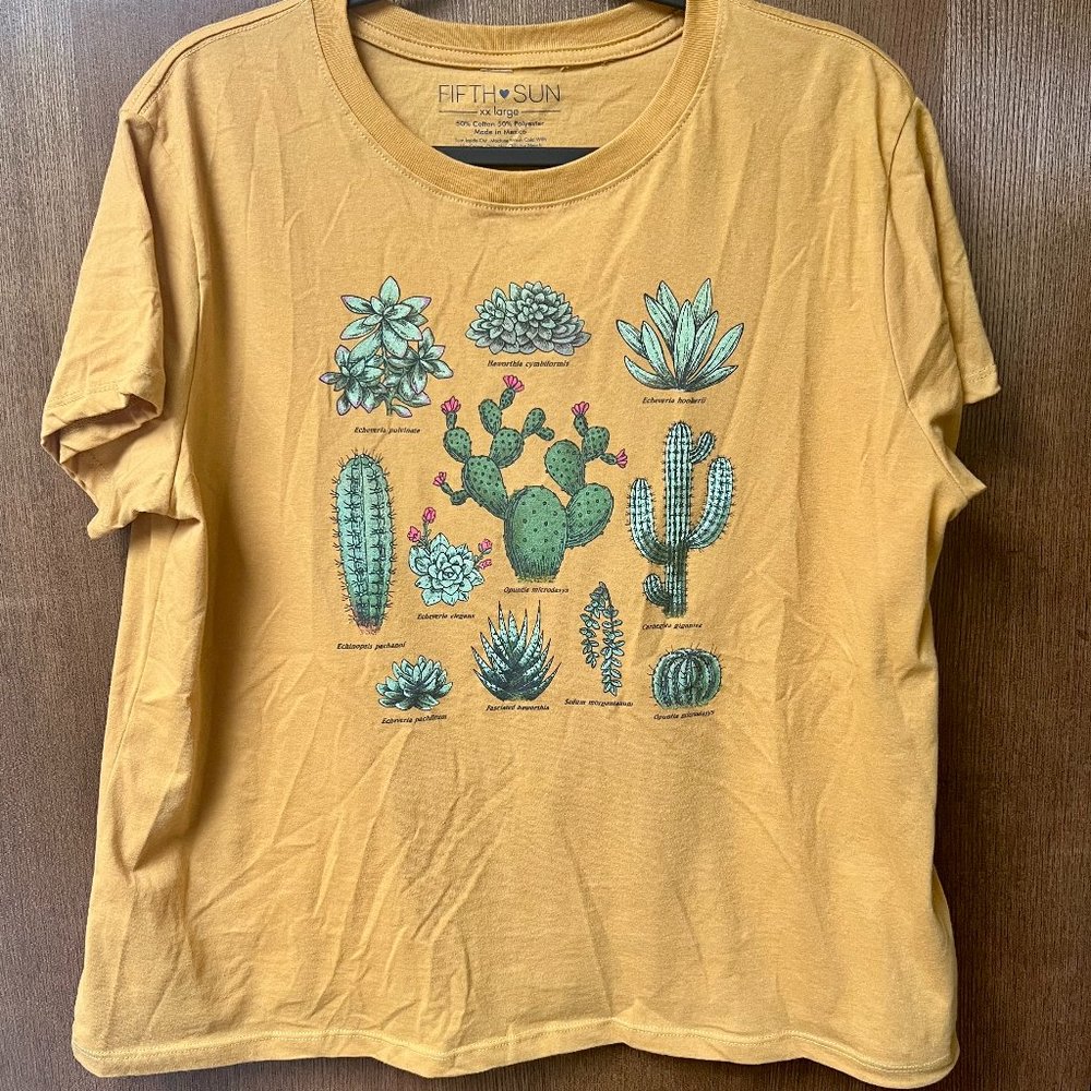 $12 ladies Fifth Sun gold with cactus graphics size XXL